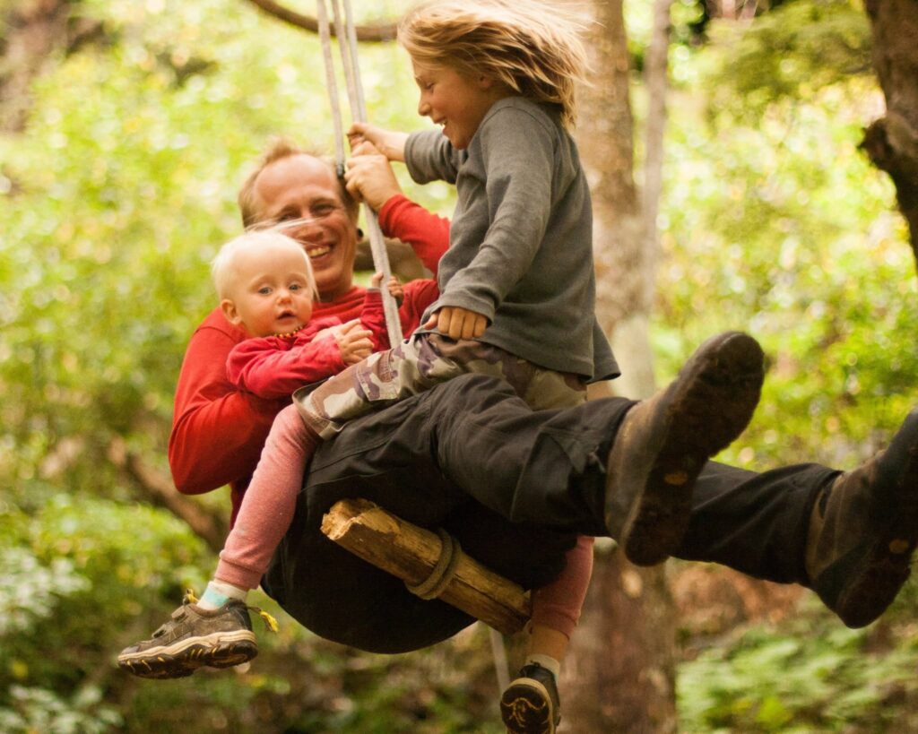 jelte and boys swing